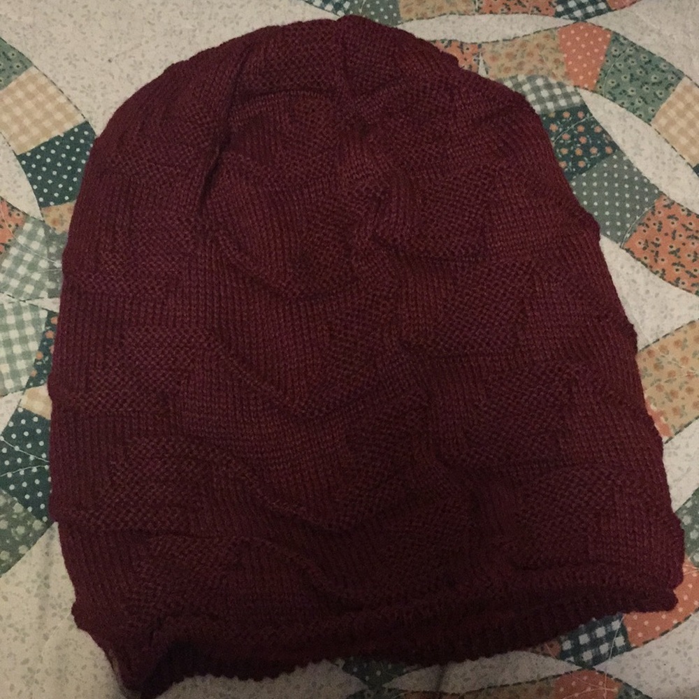 I’m selling a super soft and comfy beanie!